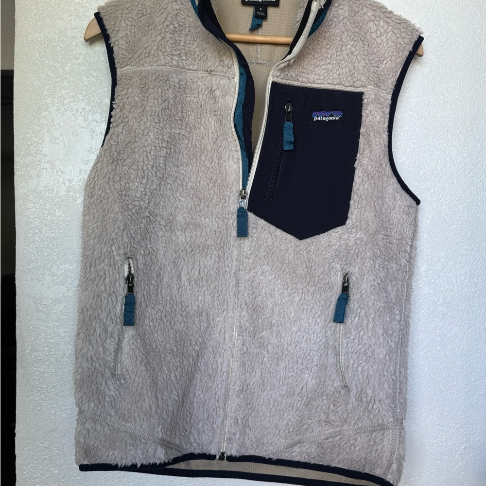Patagonia Cream and Navy Fleece Vest